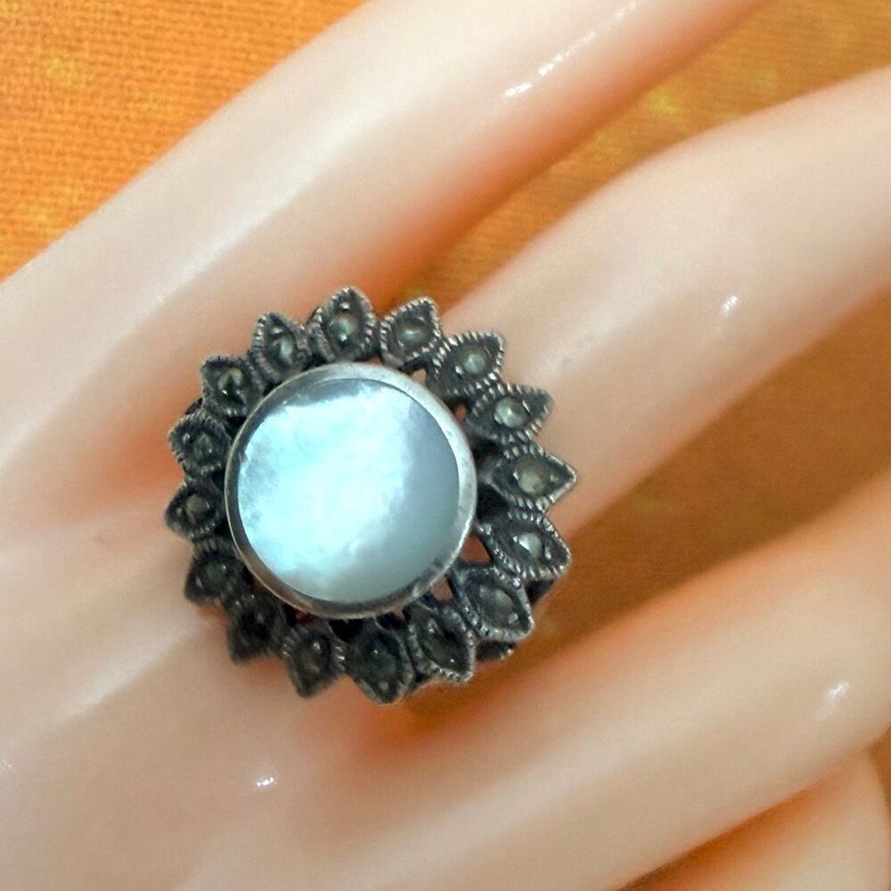 Vintage Sterling Silver 925 mother of pearl & Marcasite Statement Ring